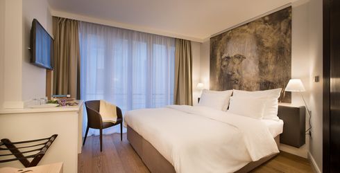 hotel room image