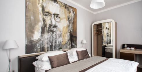 hotel room image