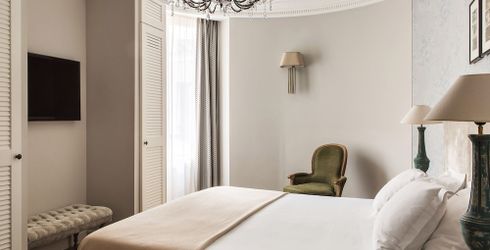 hotel room image