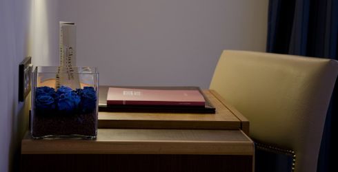 hotel room image