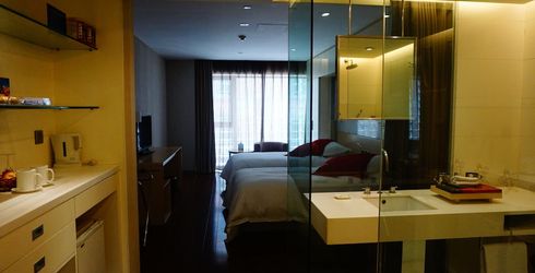 hotel room image