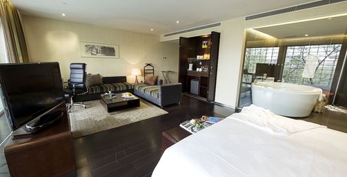 hotel room image