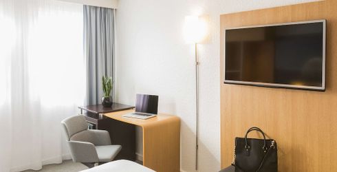 hotel room image