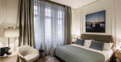 hotel room image
