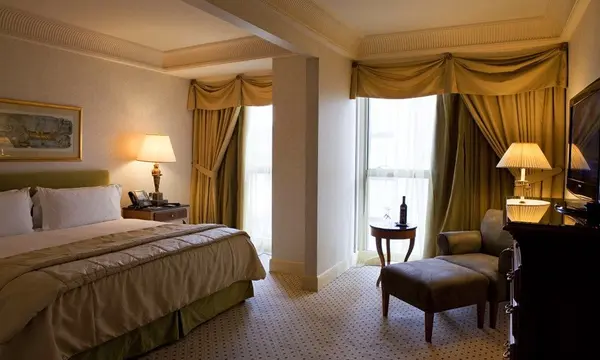 InterContinental Phoenicia Beirut hotel in Beirute