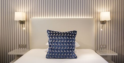 hotel room image