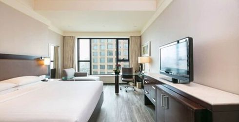 hotel room image