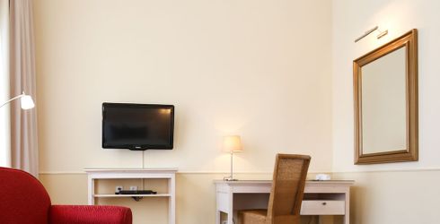 hotel room image