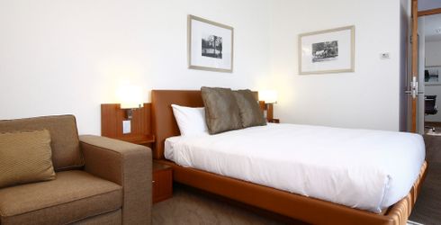 hotel room image