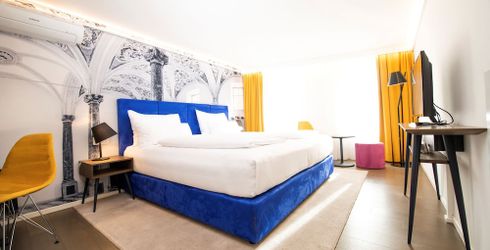 hotel room image