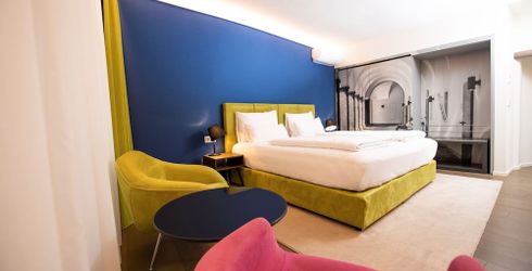 hotel room image