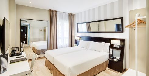 hotel room image