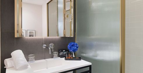 hotel room image