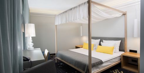 hotel room image