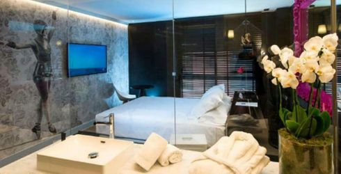 hotel room image