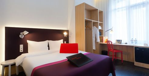 hotel room image