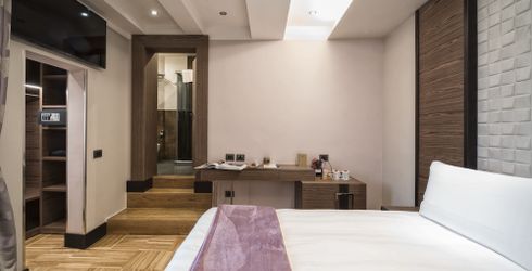hotel room image