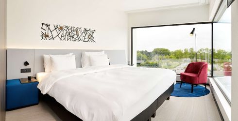 hotel room image