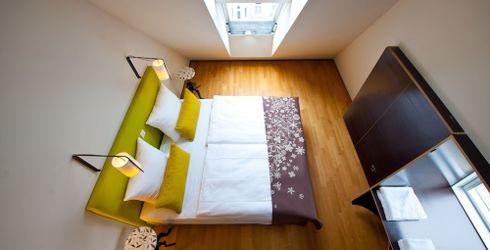 hotel room image