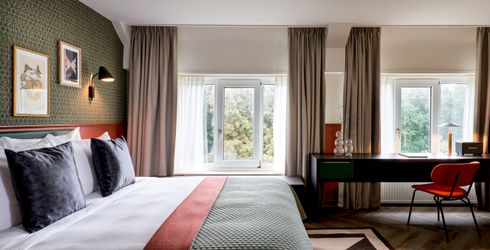 hotel room image