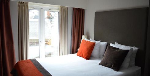 hotel room image