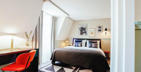 hotel room image