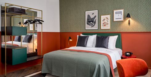 hotel room image