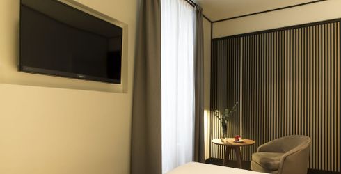 hotel room image