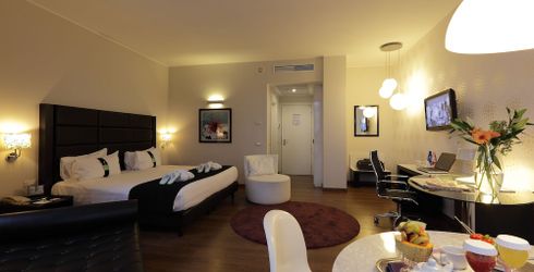 hotel room image