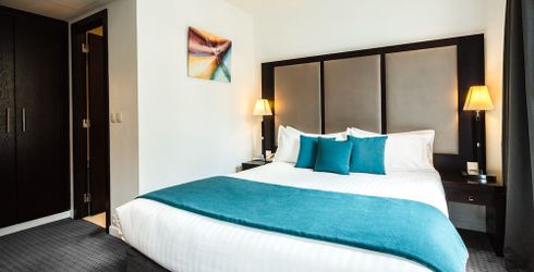 hotel room image
