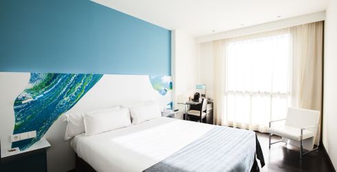 hotel room image
