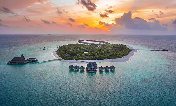 Anantara Kihavah Maldives Villas hotel in Malediven