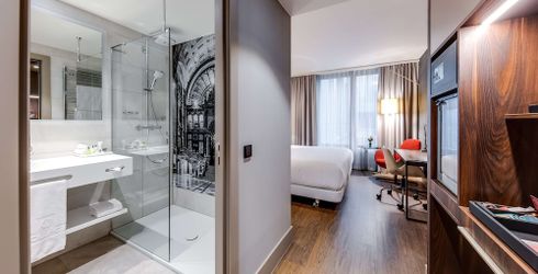 hotel room image