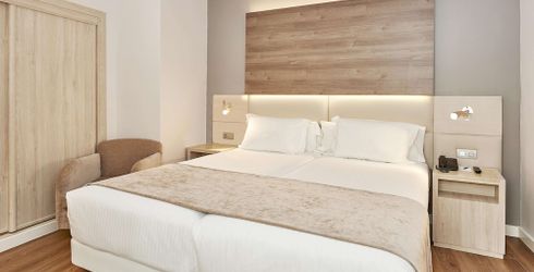 hotel room image