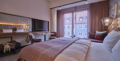 hotel room image