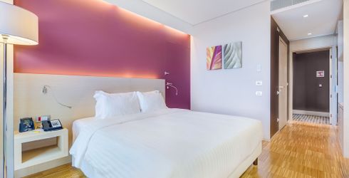hotel room image