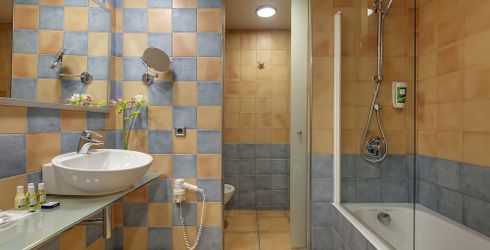 hotel room image