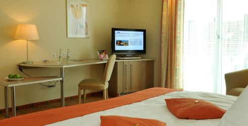 hotel room image