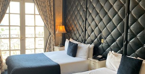 hotel room image