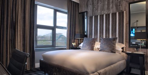 hotel room image