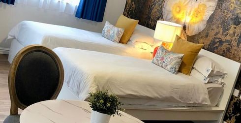 hotel room image