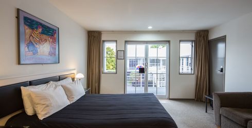 hotel room image