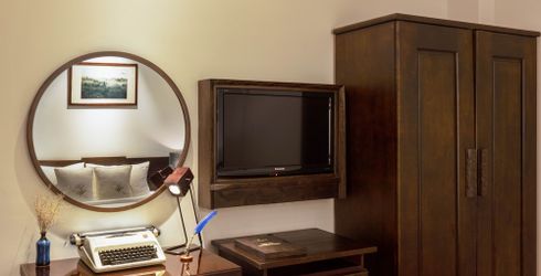 hotel room image