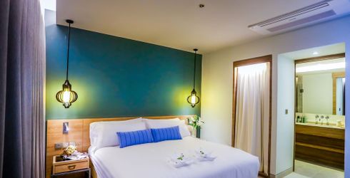 hotel room image
