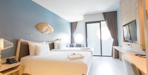 hotel room image