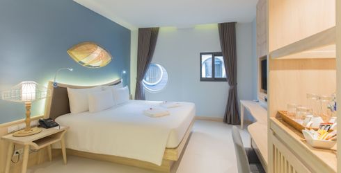 hotel room image