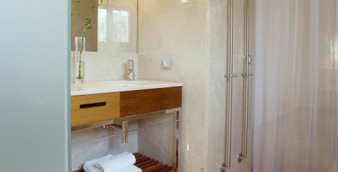 hotel room image
