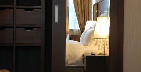 hotel room image