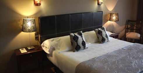 hotel room image