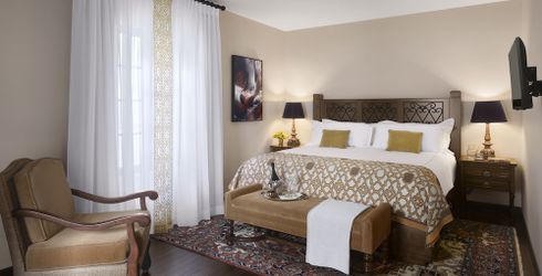 hotel room image